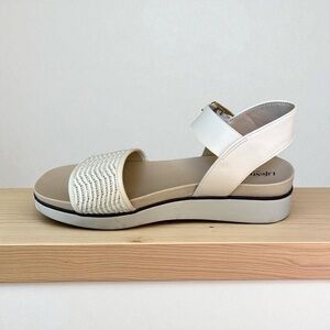 Life Stride Women's Cream and White Sandals